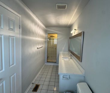 For Lease - 3104 Turbine Crescent, Mississauga, Ontario - Photo 2