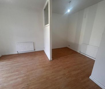 Studio to rent - Photo 6