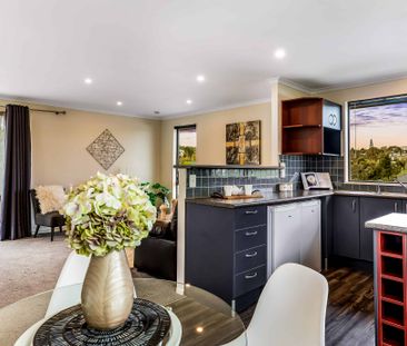 West Harbour 3 bed, 1 bath - Photo 4