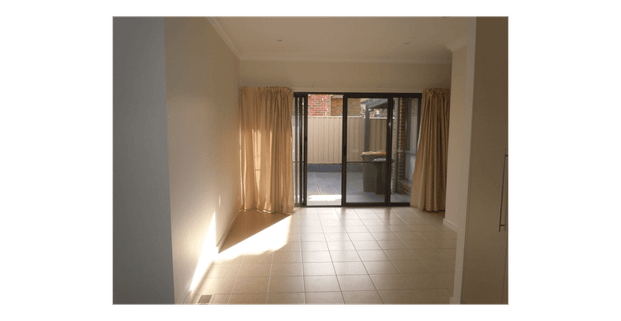 3 bedroom townhouse in a great location - Photo 1