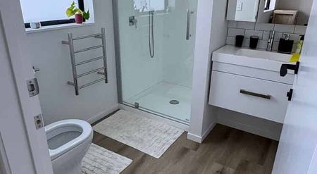 Prime Location Unit - Ideal for Singles or Couples - Photo 3