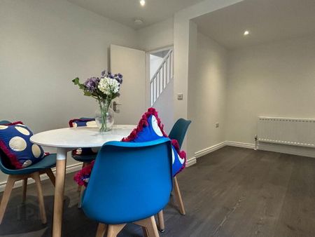 8 Windsor Drive, Belfast, BT9 7FH - Photo 2