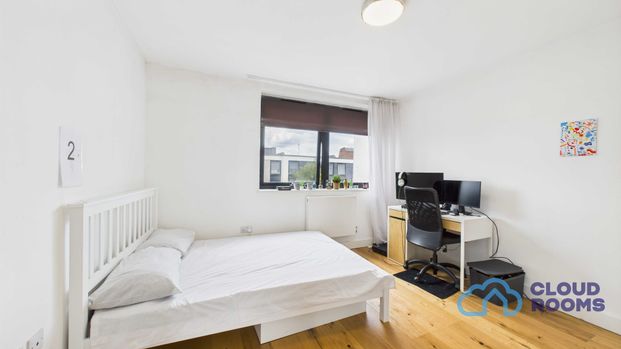 RM2 Westmead | Farnborough | GU14 7SG - Photo 1