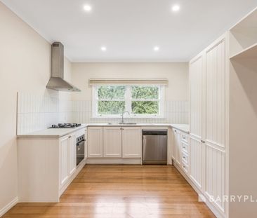 Classic charm meets comfortable living in a sought-after Belmont setting - Photo 5