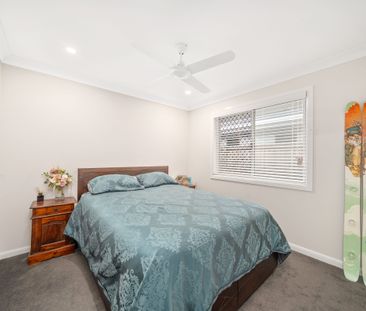 Cosy 5 Bedroom Nestled in the highly sought-after North Harbour Com... - Photo 1