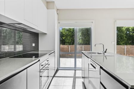 A modern townhouse designed for effortless living - Photo 4