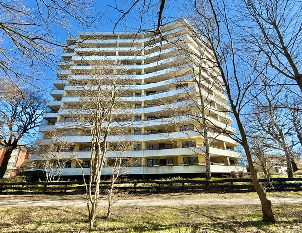 Erstbezug: Moderne & helle 3-Zimmer-Wohnung mit sonnigem Balkon + schöner Aussicht - Foto 1