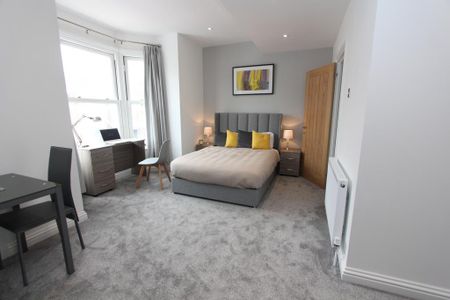 7 bedroom house of multiple occupation to rent - Photo 2