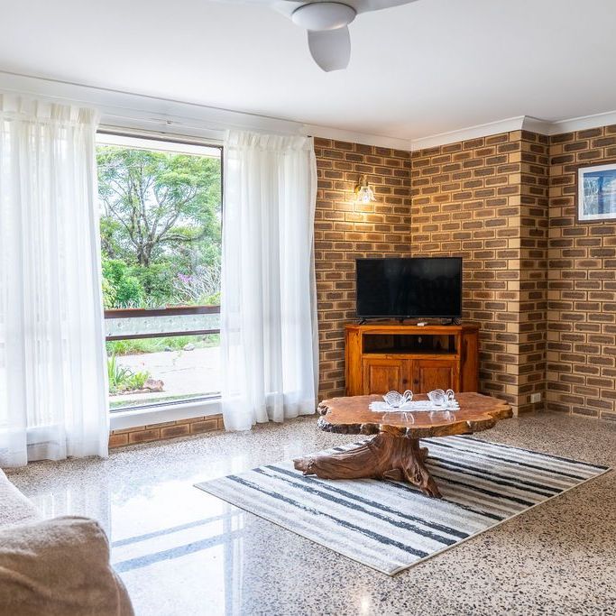 Family Friendly Retreat - Photo 1