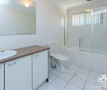 Beautiful Home with NO water bill! - Photo 3