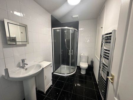 Price £825 pcm - Available Now - Unfurnished - Photo 2