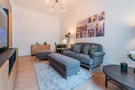 City-Residence: Zweitbezug nach Sanierung und Möblierung: Großzügige 2-Zimmer-Wohnung in bester Westendlage - Photo 4