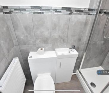 1 bedroom in a house share to rent - Photo 6