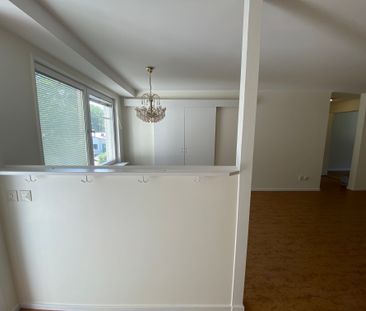 Bromsbodavägen, Upplands Väsby - Photo 1