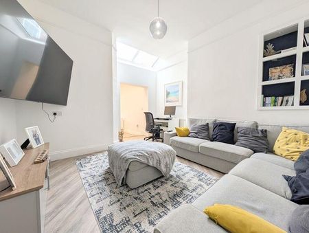 4 bedroom property to rent - Photo 2