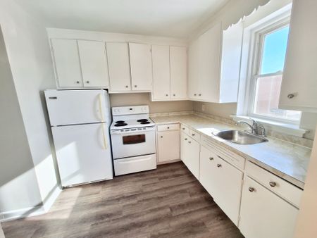 For Lease - 1 Osler Court Unit# 201, Hamilton, Ontario - Photo 4