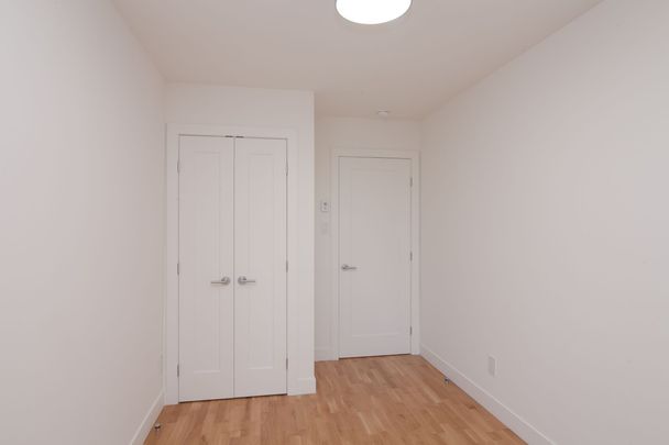 4505 Dupuis Avenue - Photo 1