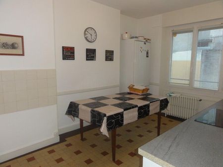 Location Appartement 4 pièces 89m² LE CREUSOT 71200 - Photo 4
