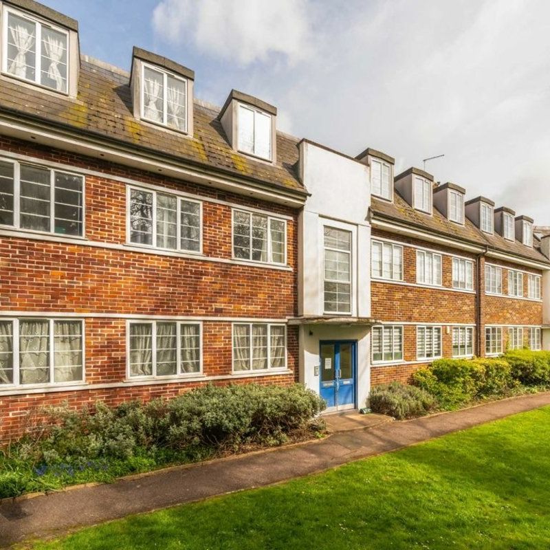 Green Avenue, NW7, London - Photo 1