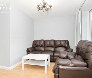 5 bedroom semi-detached house to rent - Photo 1
