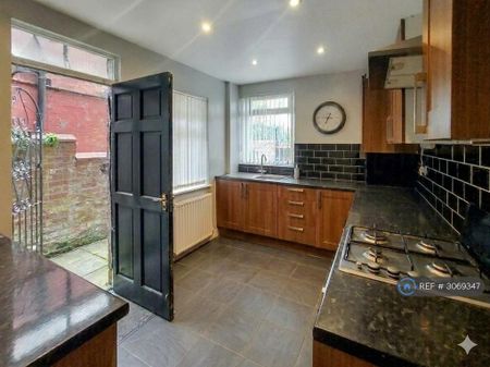 3 bedroom terraced house to rent - Photo 5
