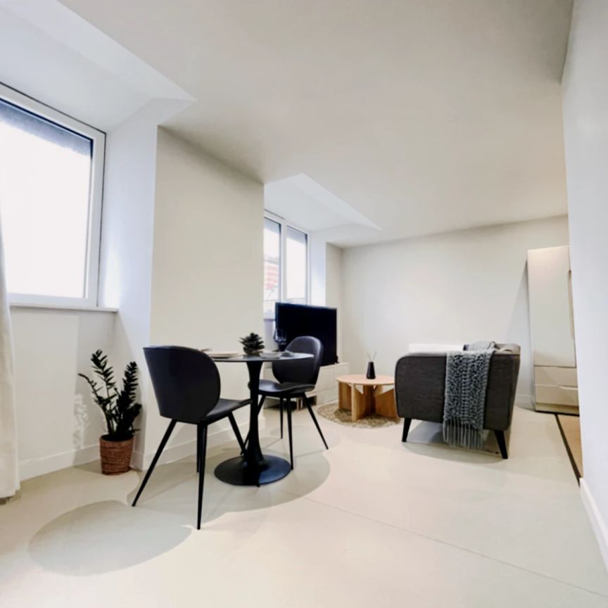 Studio - Photo 1
