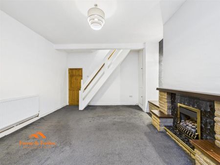 3 bedroom terraced house to rent - Photo 2