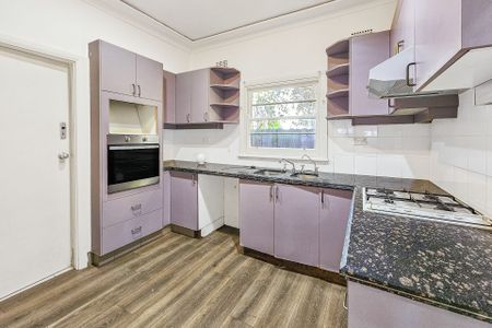 8 Lake Street, North Parramatta. - Photo 4