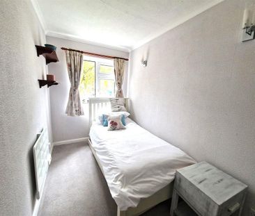 2 bedroom maisonette to rent - Photo 4