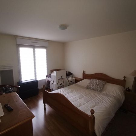 A louer à CONDE EN NORMANDIE, en centre ville, appartement T3 de 72m² habitables situé au premi... - Photo 3