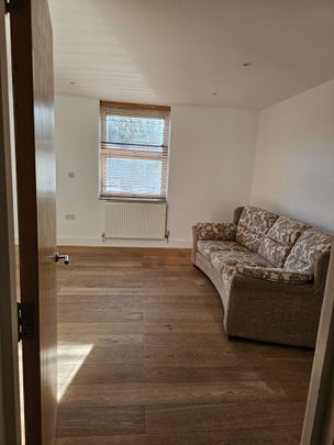 2 Bed Flat, Windsor Court, N8 - Photo 1