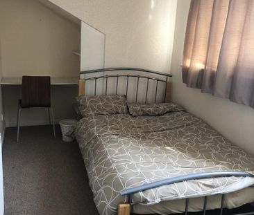 4 bedroom flat to rent - Photo 6