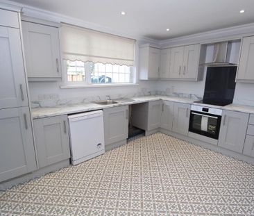 8 Gortmore Park, Lisburn, BT28 2BW - Photo 3