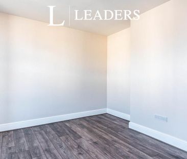 3 bedroom flat to rent - Photo 5