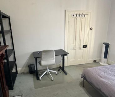 Port Melbourne - Photo 4