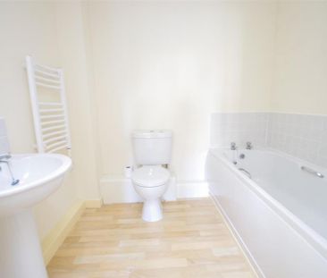 2 bedroom apartment to rent - Photo 6