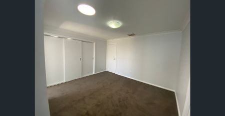 4 BEDROOM HOUSE LOCATED HILLVUE - Photo 2