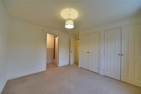 4 bedroom detached house to rent - Photo 4
