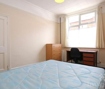 4 bedroom terraced house to rent - Photo 4