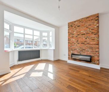 4 bedroom semi-detached house to rent - Photo 3