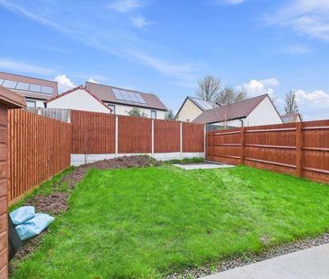 3 bedroom detached house to rent - Photo 2