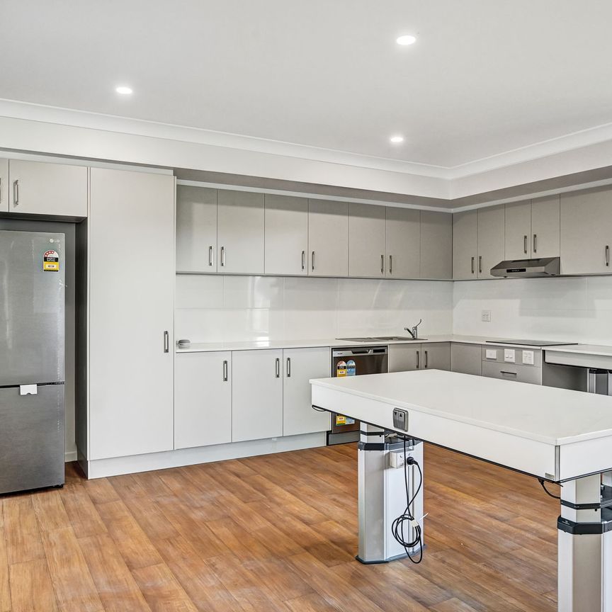 47 Buchanan St, Mount Louisa QLD 4814 - House For Rent | Domain - Photo 1