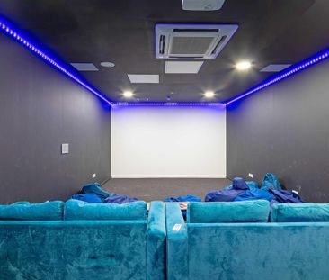 1 bedroom in a flat share to rent - Photo 4