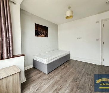 Greenstead Road, Colchester - Photo 4