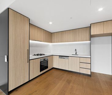 Modern Apartment Living in a Prime Maribyrnong Location - Photo 3
