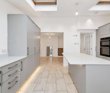 3 bedroom terraced house to rent - Photo 4