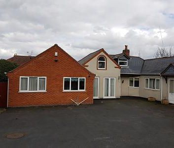 3 bedroom semi-detached bungalow to rent - Photo 5