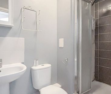 2 bedroom property to rent - Photo 3