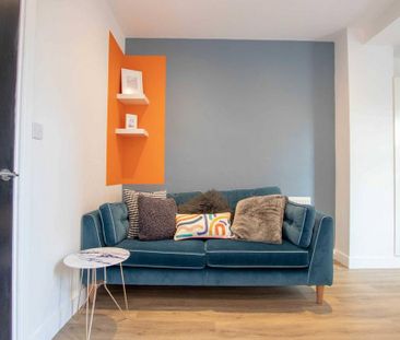 5 bedroom townhouse to rent - Photo 2