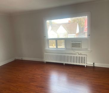 For Lease - 362 O'Connor Drive Unit# 2, Toronto, Ontario - Photo 4